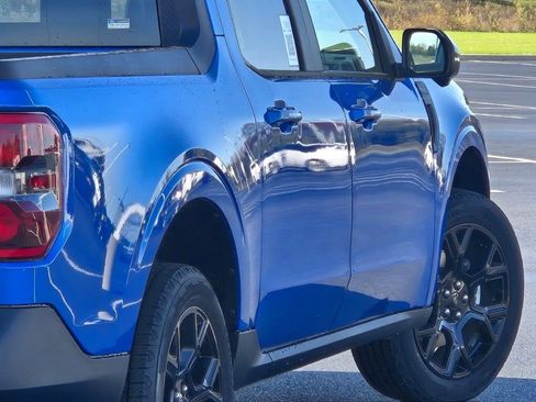 New 2025 Ford Maverick Lariat w/ Black Appearance Package image 11