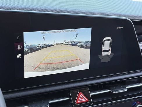 Certified 2024 Kia Niro EX FWD image 25