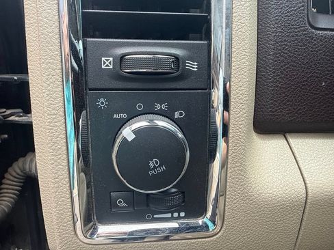 Used 2017 RAM 1500 Laramie w/ Convenience Group AWD/4WD image 19