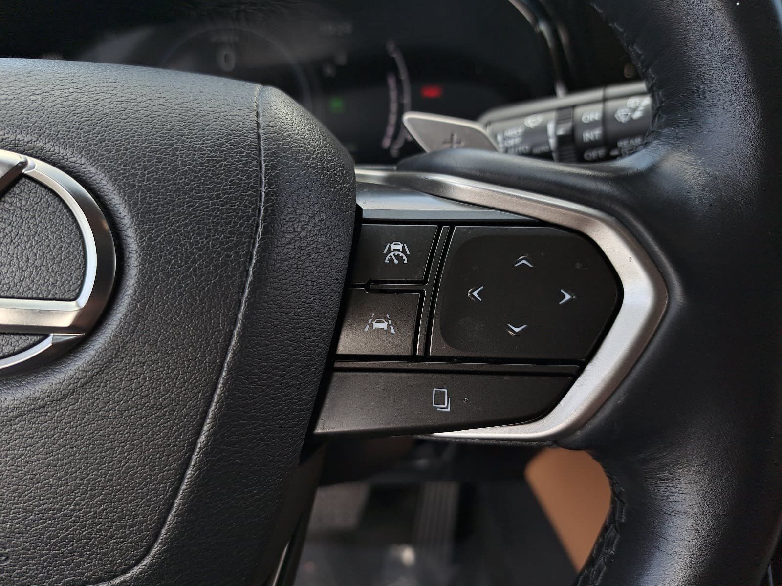 Used 2024 Lexus NX 450h+ AWD w/ Vision Package image 20