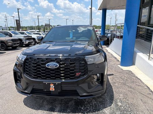 Used 2025 Ford Explorer ST w/ Sun And Sound Package AWD/4WD image 3
