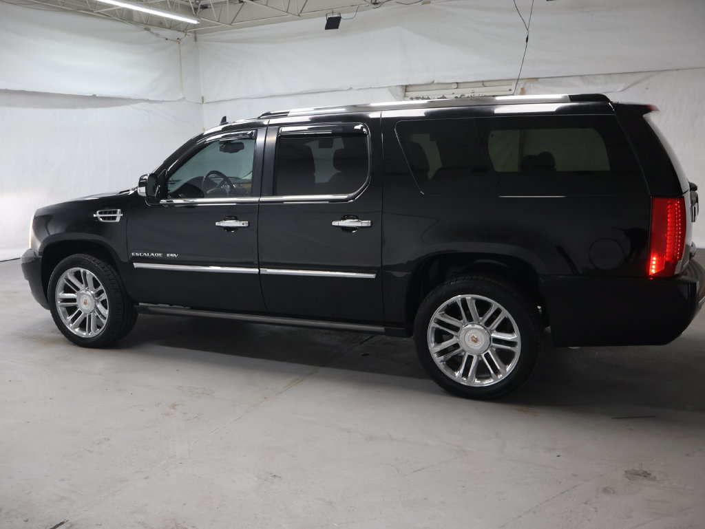 Used 2013 Cadillac Escalade ESV Platinum RWD image 4