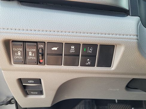 Used 2018 Honda Odyssey EX-L image 10