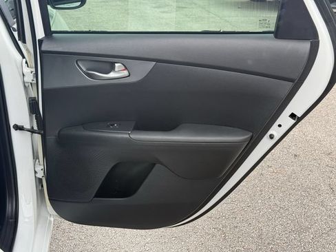 Used 2020 Kia Forte LXS FWD image 35