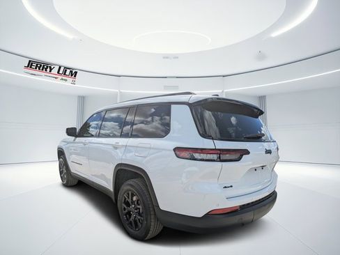 New 2025 Jeep Grand Cherokee L Altitude image 5