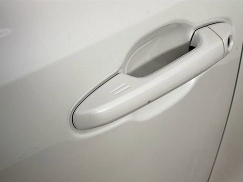 Used 2019 Toyota Highlander Limited image 27