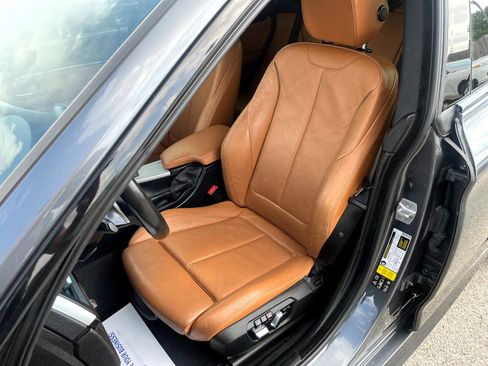 Used 2018 BMW 330i Gran Turismo xDrive image 12