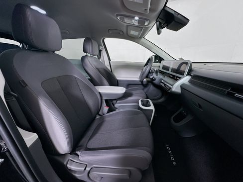 Used 2024 Hyundai Ioniq 5 SEL image 31