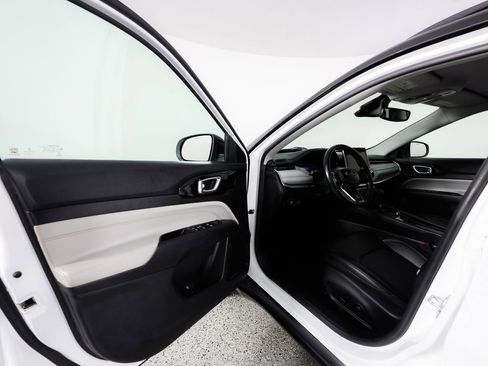 Used 2022 Jeep Compass Limited image 20