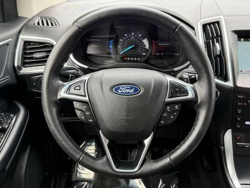 Used 2018 Ford Edge Titanium w/ Technology Package AWD/4WD image 28