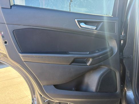 Used 2016 Ford Edge SE image 35