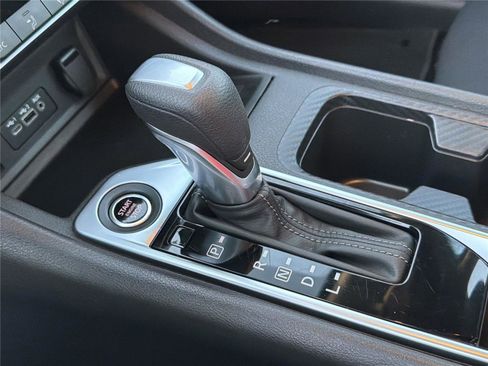 Used 2024 Nissan Sentra SV image 46