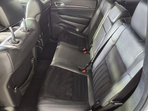 Used 2017 Jeep Grand Cherokee Altitude image 14