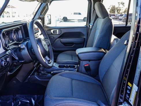 New 2026 Jeep Gladiator Sport image 19