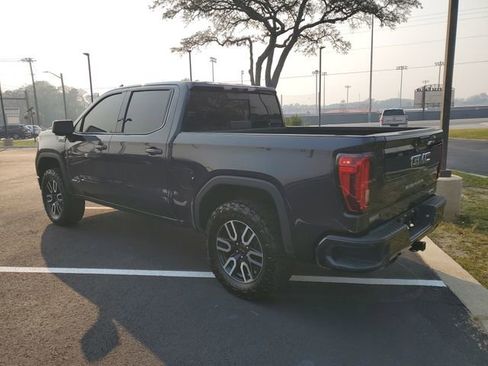 Used 2022 GMC Sierra 1500 AT4 w/ AT4 Premium Package AWD/4WD image 3