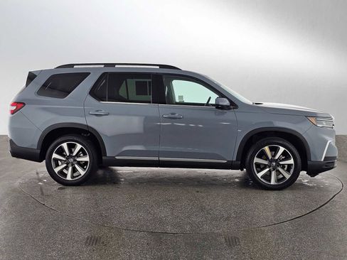 Used 2023 Honda Pilot Elite image 2