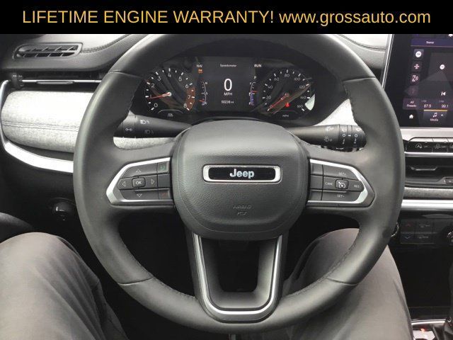Used 2024 Jeep Compass Latitude AWD/4WD image 24