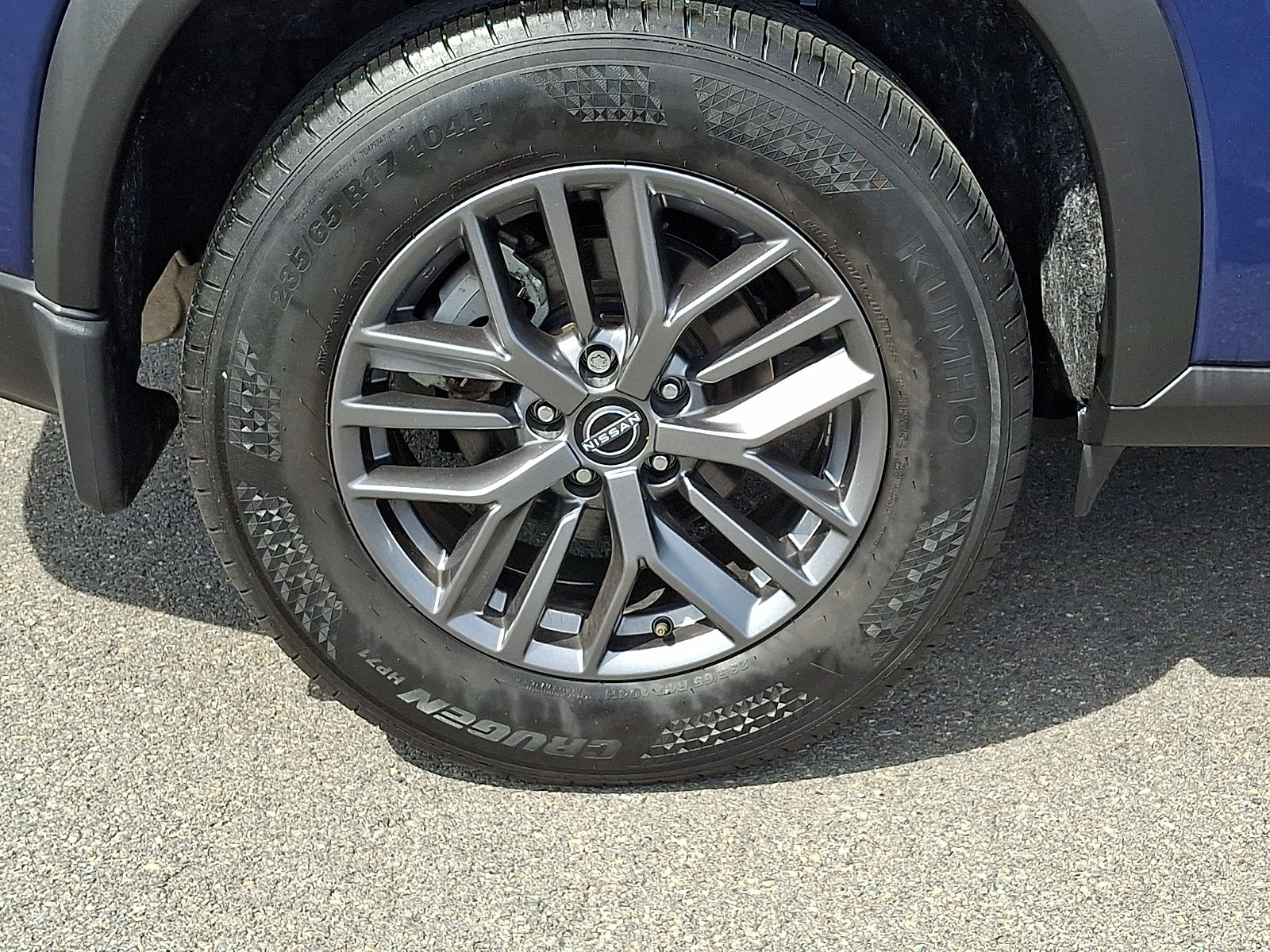Used 2023 Nissan Rogue S AWD/4WD image 9