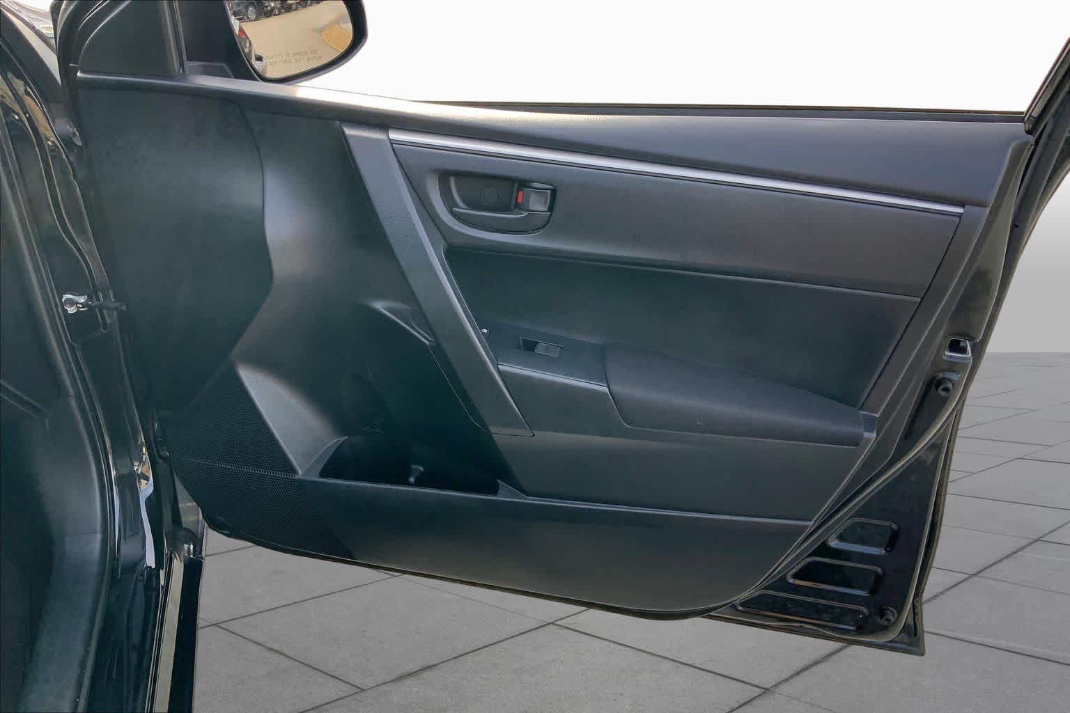 Used 2014 Toyota Corolla L FWD image 20