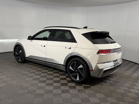 Used 2025 Hyundai Ioniq 5 Limited RWD image 9
