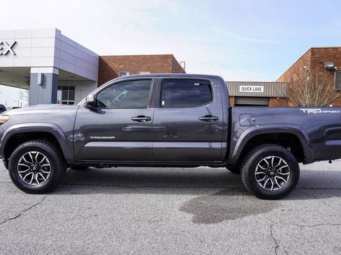 Used 2020 Toyota Tacoma TRD Sport image 32