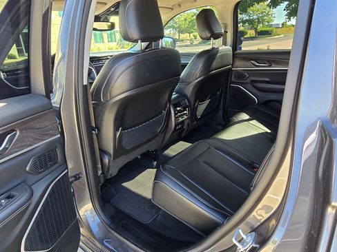 Used 2023 Jeep Grand Cherokee 4WD 4xe image 16