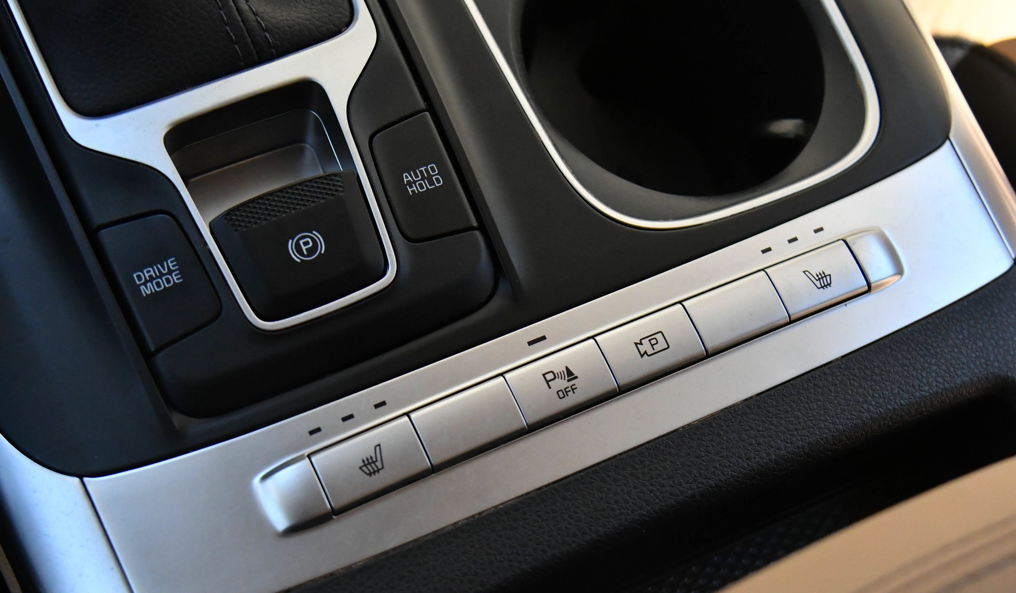 Used 2022 Kia Carnival LX FWD image 26