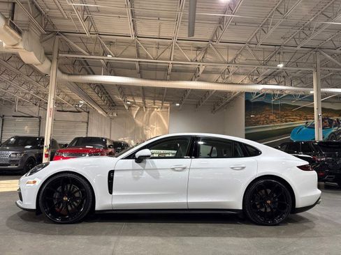 Used 2017 Porsche Panamera image 35