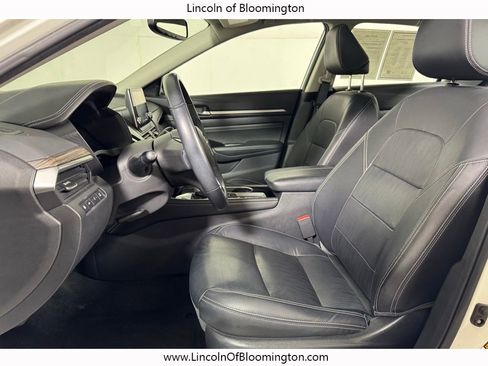 Used 2020 Nissan Altima 2.5 Platinum image 25