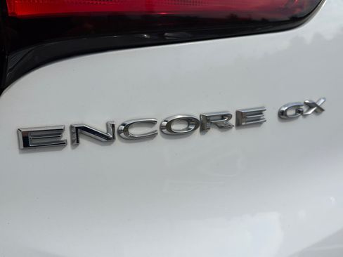 Used 2022 Buick Encore GX Select FWD image 27