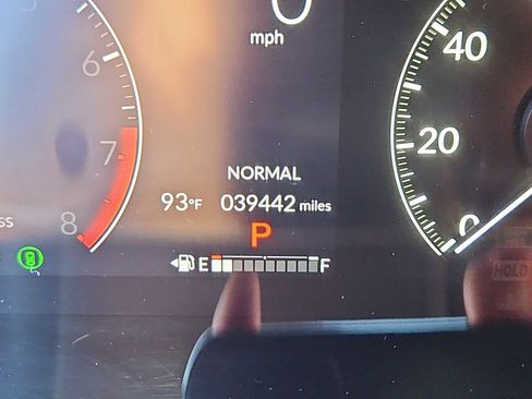 Certified 2025 Honda HR-V Sport image 13