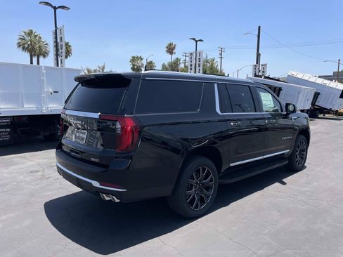 New 2026 GMC Yukon XL Denali AWD/4WD image 5