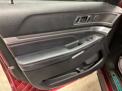 Used 2018 Ford Explorer Sport w/ Equipment Group 401A image 38