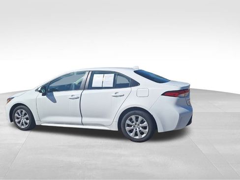 Used 2024 Toyota Corolla LE image 18