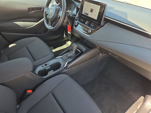 Used 2025 Toyota Corolla LE FWD image 15
