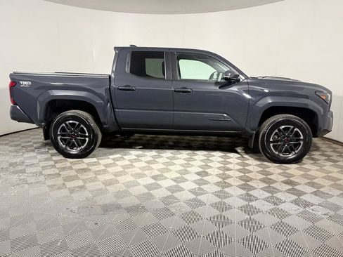 Used 2024 Toyota Tacoma TRD Sport w/ TRD Sport Upgrade Package AWD/4WD image 7