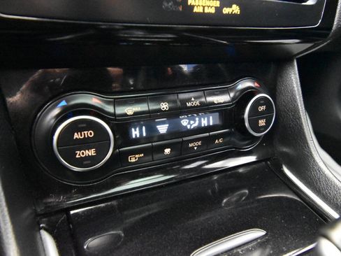 Used 2017 INFINITI QX30 Sport w/ Sport Leather Package image 22