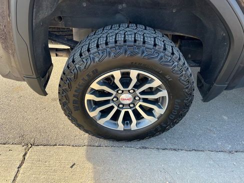 Used 2022 GMC Sierra 1500 AT4 AWD/4WD image 11