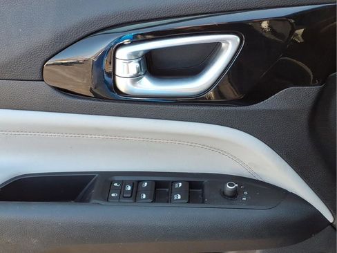 Used 2022 Jeep Compass Limited image 16