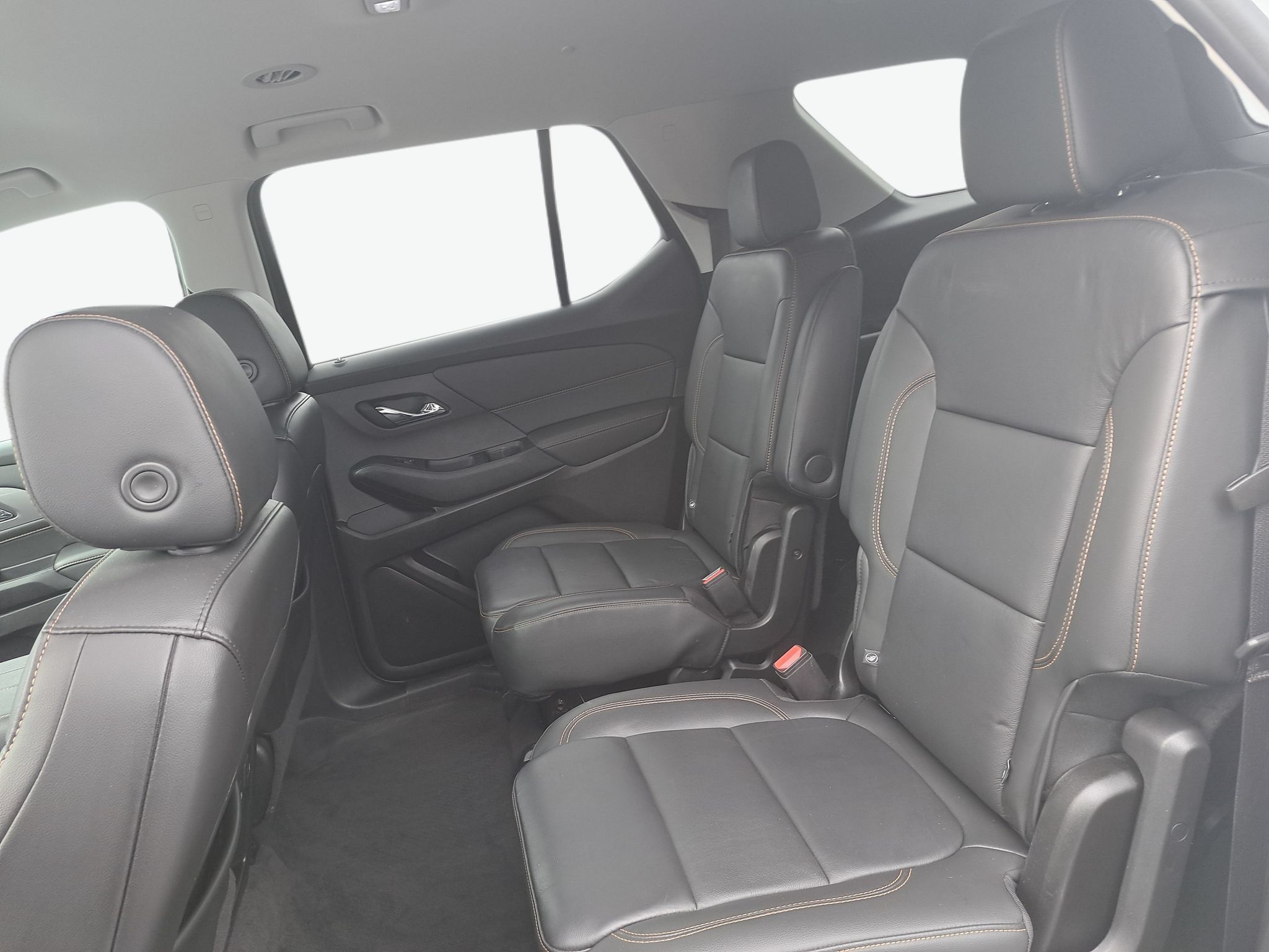 Used 2020 Chevrolet Traverse LT w/ LT Premium Package AWD/4WD image 16