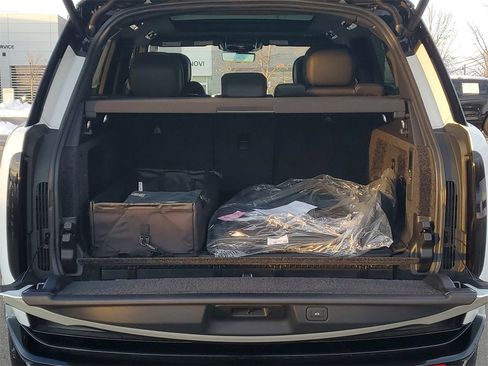 New 2025 Land Rover Range Rover SE image 35