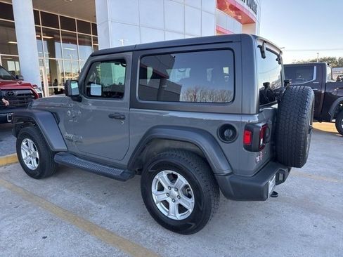 Used 2019 Jeep Wrangler Sport S image 6