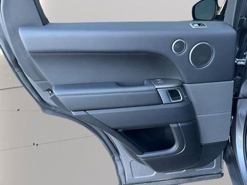 Used 2020 Land Rover Range Rover Sport SE image 27