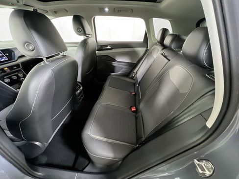 Used 2023 Volkswagen Taos SE image 24