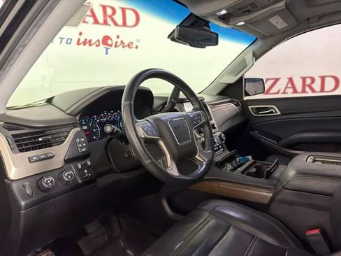 Used 2018 GMC Yukon XL Denali w/ Denali Ultimate Package AWD/4WD image 12
