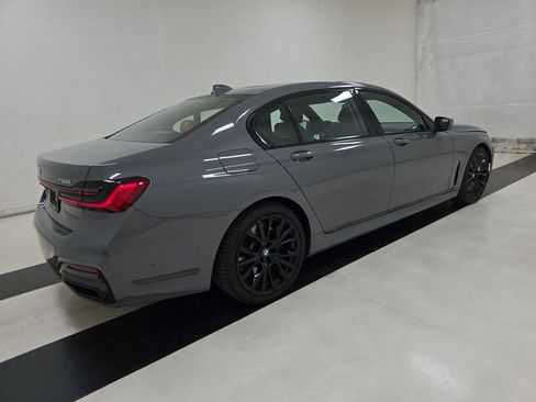 Used 2022 BMW 750i xDrive w/ Executive Package AWD/4WD image 4
