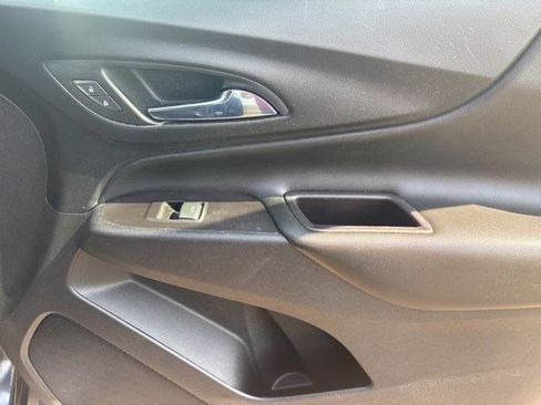 Used 2022 Chevrolet Equinox LT image 40