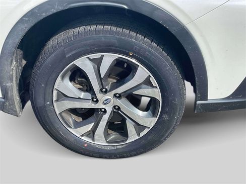 Used 2022 Subaru Outback Limited image 9