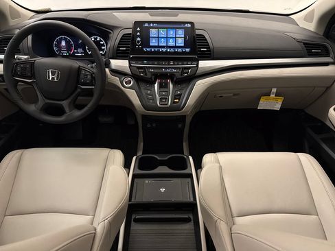 Certified 2026 Honda Odyssey EX-L image 13