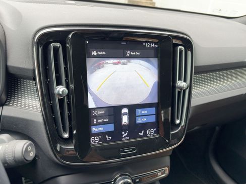 Used 2019 Volvo XC40 T5 R-Design image 24